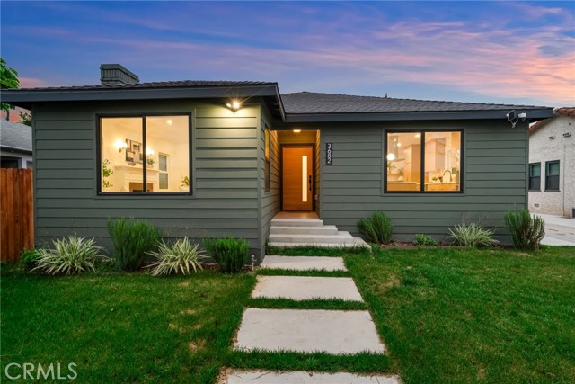 Detail Gallery Image 3 of 30 For 3682 Buckingham, Los Angeles,  CA 90016 - 4 Beds | 2 Baths