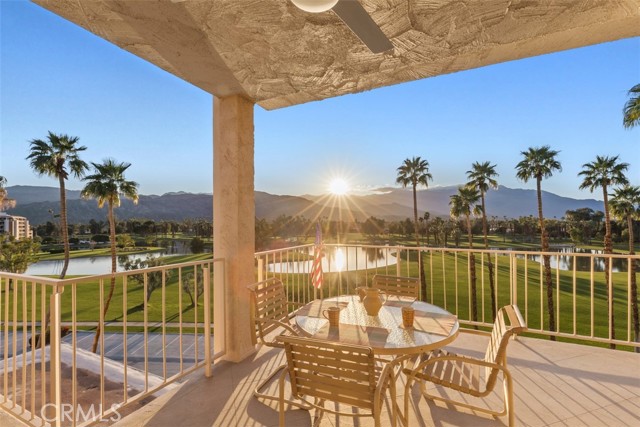 Detail Gallery Image 9 of 23 For 910 Island Dr #506,  Rancho Mirage,  CA 92270 - 3 Beds | 3 Baths