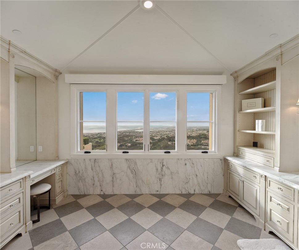 MLS #OC25262428 image #11