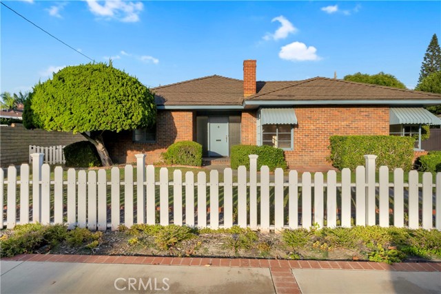 606 N Ohio Street, Anaheim CA: https://media.crmls.org/medias/cddc5f6a-8f71-41e5-8b2d-ef689b370dee.jpg