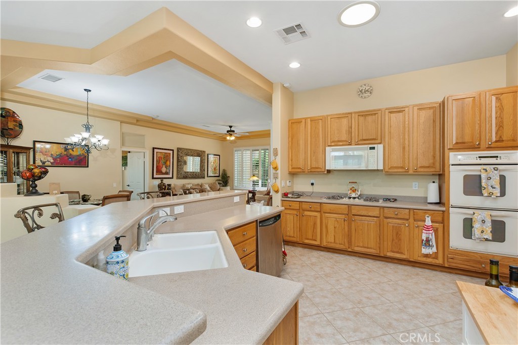 MLS #OC25189909 image #16