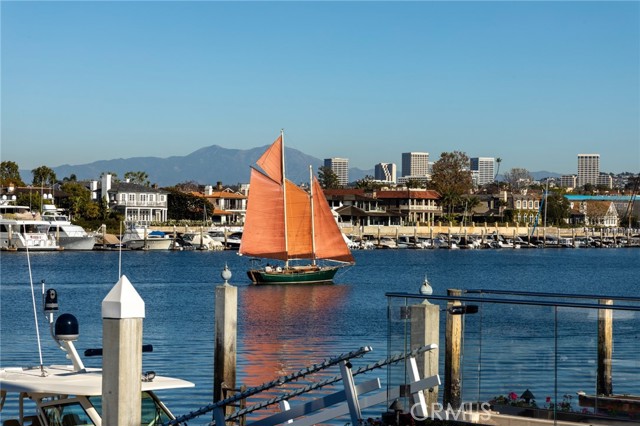 Detail Gallery Image 38 of 63 For 704 via Lido Nord, Newport Beach,  CA 92663 - 4 Beds | 4/1 Baths