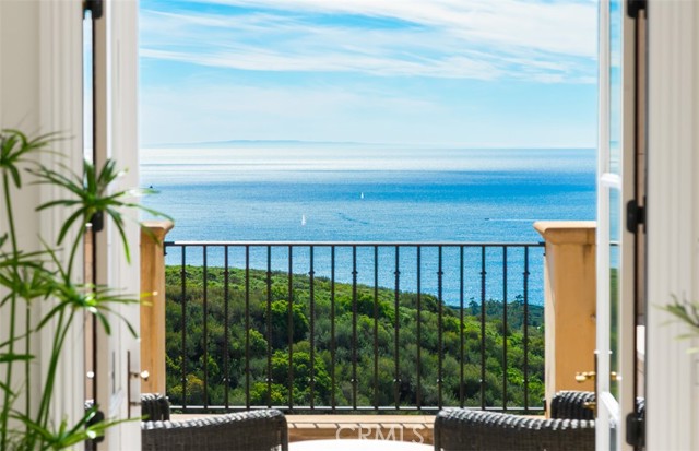 50 Pelican Crest, Newport Coast CA: https://media.crmls.org/medias/cdde08df-8584-4e22-96c1-df7569d49eba.jpg