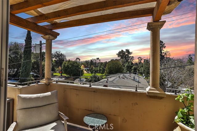 Detail Gallery Image 5 of 47 For 11323 Huston St #2,  North Hollywood,  CA 91601 - 3 Beds | 3 Baths