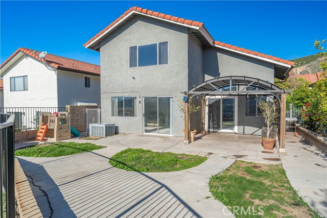 Detail Gallery Image 37 of 48 For 28076 Wildwind Dr, Canyon Country,  CA 91351 - 4 Beds | 3 Baths