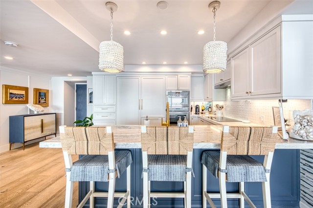 Detail Gallery Image 4 of 30 For 3121 W Coast Hwy 7ab,  Newport Beach,  CA 92663 - 3 Beds | 2 Baths