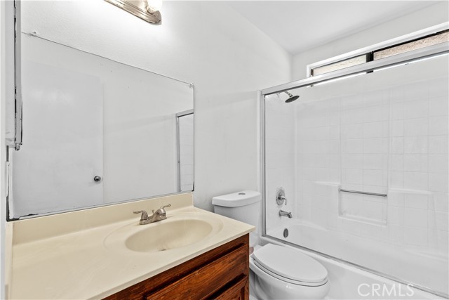 Detail Gallery Image 10 of 13 For 1716 W 146th St #2,  Gardena,  CA 90247 - 3 Beds | 2/1 Baths
