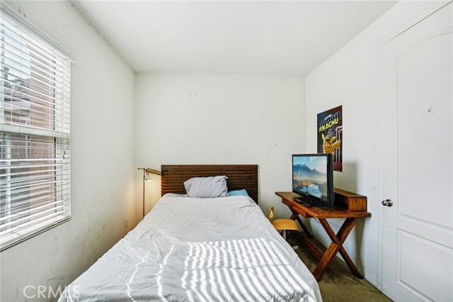 Detail Gallery Image 13 of 44 For 1951 W Provost Pl, San Bernardino,  CA 92407 - 3 Beds | 3 Baths