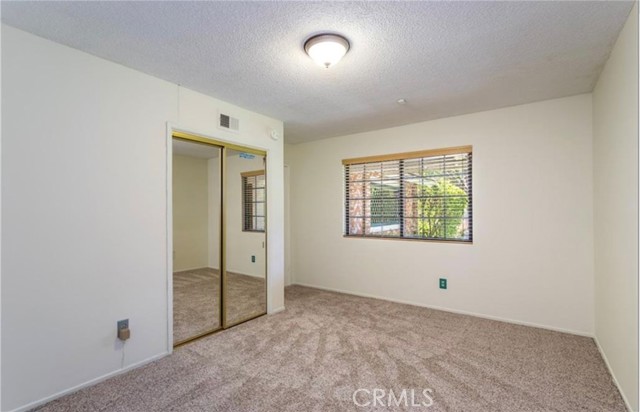 Detail Gallery Image 11 of 28 For 23040 Hilse Ln, Newhall,  CA 91321 - 3 Beds | 2 Baths