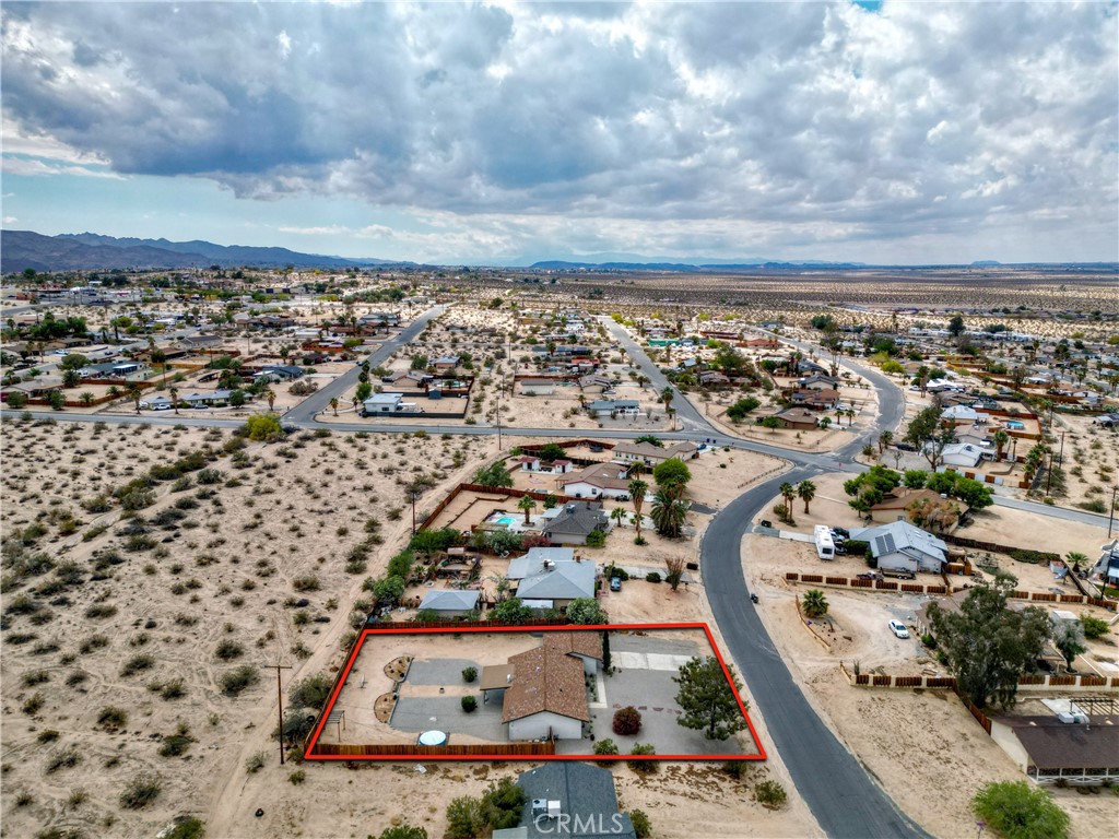 https://media.crmls.org/medias/cde22501-5b88-498c-9c4c-2d2bab51b04f.jpg?preset=X-Large
