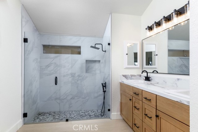 Detail Gallery Image 8 of 28 For 22951 Lassen Dr, Canyon Lake,  CA 92587 - 3 Beds | 2/1 Baths