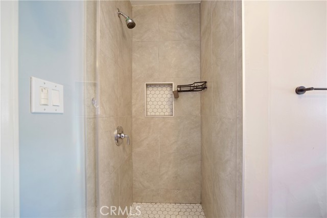 Detail Gallery Image 32 of 48 For 6916 Claire Ave, Reseda,  CA 91335 - 4 Beds | 3 Baths