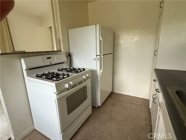 Detail Gallery Image 8 of 8 For 680 18th St #D,  Costa Mesa,  CA 92627 - 2 Beds | 1 Baths