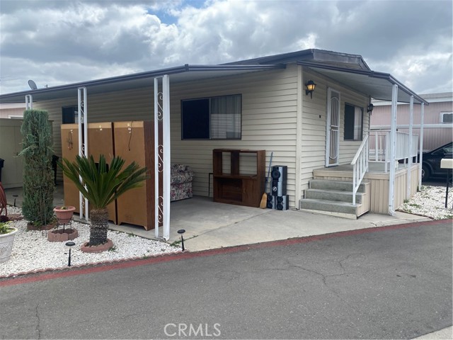 38 Elm Via, Anaheim CA: https://media.crmls.org/medias/cde4b822-ca57-4d09-a389-cf69cb0aa440.jpg