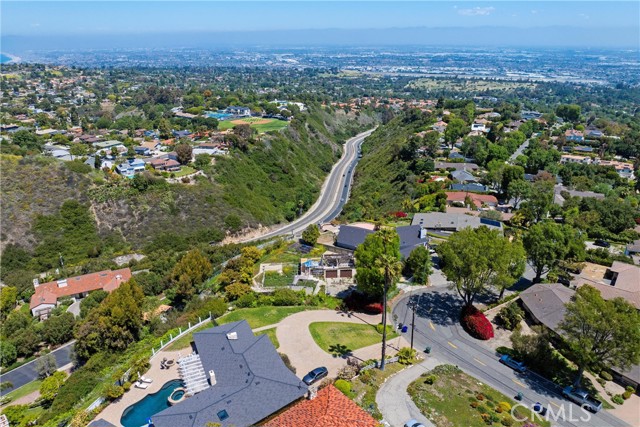 27691 Eastvale Road, Palos Verdes Peninsula CA: https://media.crmls.org/medias/cde508f5-153c-4375-b544-6cfcc19c4096.jpg