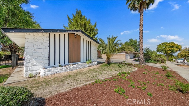 22137 Gresham Street, West Hills CA: https://media.crmls.org/medias/cde53bbb-8bc9-464f-b4ba-54640763d2f4.jpg