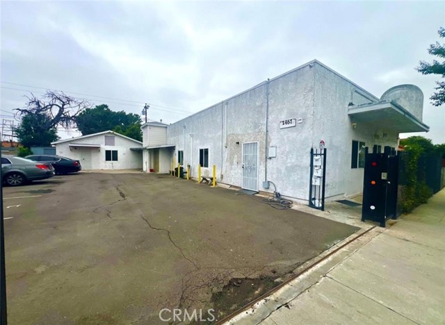 Image 1 of 17 For 2657 Monroe  