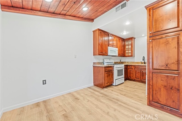 2 Bed Home for Sale in Newhall, California