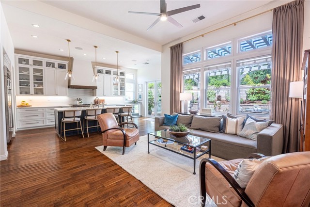 26941 Redwood Bluff Lane, Valencia CA: https://media.crmls.org/medias/cde54dfc-74c1-4262-adfc-cead1ab55db0.jpg
