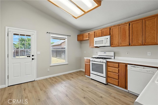 713 Vista Del Rey Drive, Atwater CA: https://media.crmls.org/medias/cde57f7b-cd42-4dc7-b777-7dd9b643e643.jpg