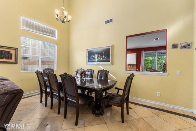 Detail Gallery Image 5 of 40 For 4103 W Avenue J3, Lancaster,  CA 93536 - 5 Beds | 3 Baths