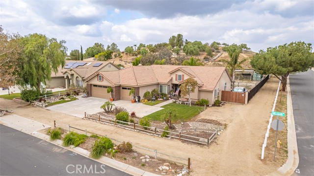Detail Gallery Image 1 of 1 For 3205 Belgian Dr, Norco,  CA 92860 - 4 Beds | 2 Baths