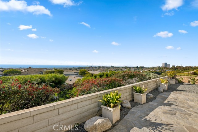 Detail Gallery Image 6 of 33 For 1401 Seacrest Dr, Corona Del Mar,  CA 92625 - 4 Beds | 3 Baths