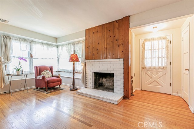 Detail Gallery Image 6 of 45 For 14719 Wyandotte St, Van Nuys,  CA 91405 - 2 Beds | 1/1 Baths