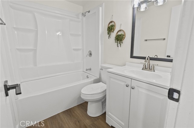 Detail Gallery Image 29 of 41 For 27410 Dewdrop Ave, Canyon Country,  CA 91351 - 3 Beds | 1/1 Baths
