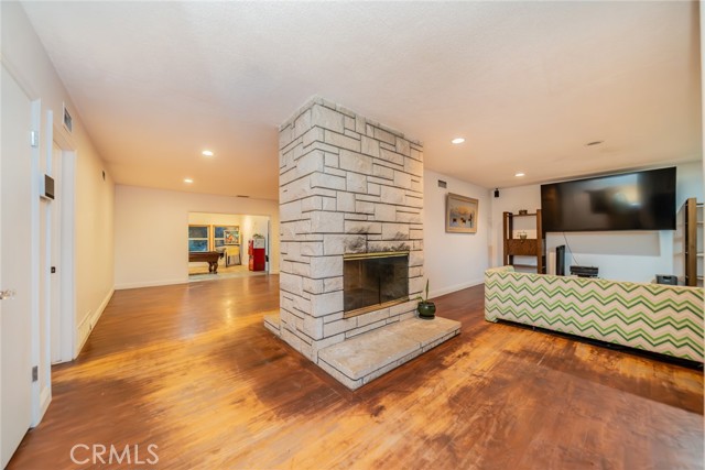 533 Via Vista Dr, Redlands CA: https://media.crmls.org/medias/cde7a7bc-ff6b-499d-bf42-df12b4cbc92b.jpg