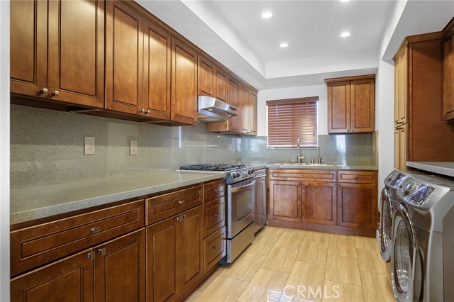 Detail Gallery Image 12 of 29 For 1236 N Columbus Ave #12,  Glendale,  CA 91202 - 2 Beds | 2 Baths