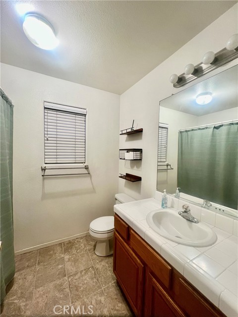 Detail Gallery Image 16 of 26 For 2697 E Skyview Ave, Fresno,  CA 93720 - 3 Beds | 2/1 Baths