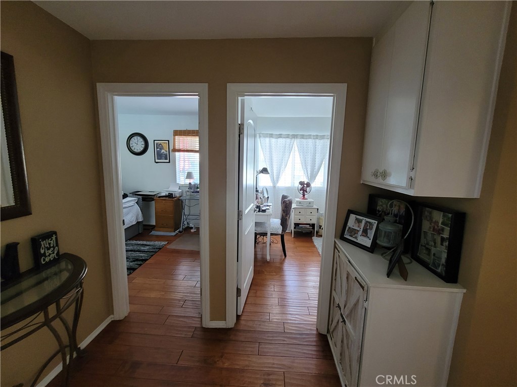 https://media.crmls.org/medias/cde9af5c-98fd-436b-a360-bb4376a726da.jpg?preset=X-Large