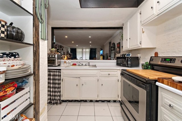 Detail Gallery Image 6 of 26 For 12113 Beverly Bld a,  Whittier,  CA 90601 - 3 Beds | 2 Baths