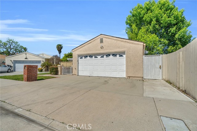 Detail Gallery Image 1 of 45 For 16017 Archwood St, Van Nuys,  CA 91406 - 3 Beds | 2 Baths