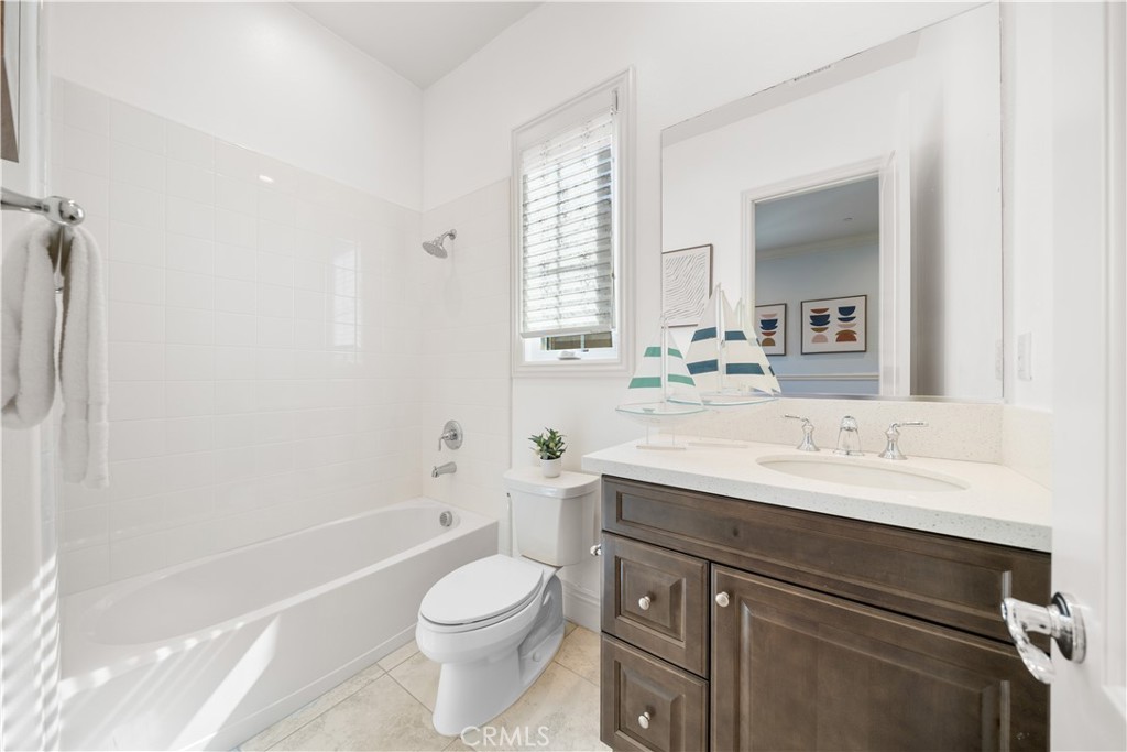 MLS #OC25246065 image #40