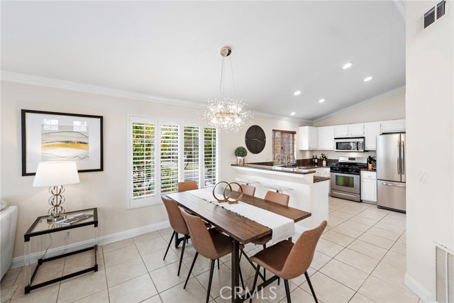 30 Calle Estero, Rancho Santa Margarita CA: https://media.crmls.org/medias/cdea82a6-a3cc-4184-a4ba-abf76f0ab3aa.jpg