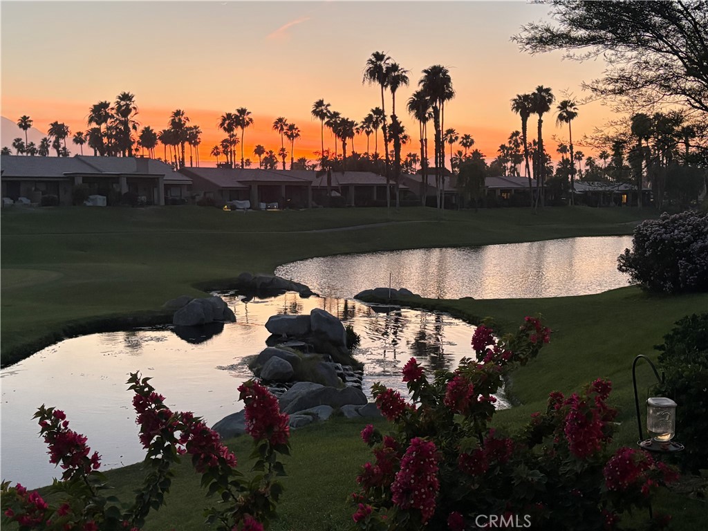 https://media.crmls.org/medias/cdeae65e-b6e7-4294-867e-5cddd9ce3790.jpg?preset=X-Large