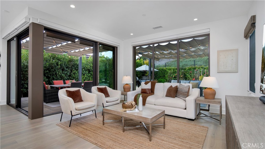 MLS #OC25256306 image #7