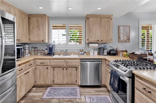 11846 Ivy Ave, Hesperia, CA 92345 photo 4