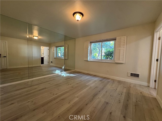 Detail Gallery Image 9 of 26 For 3219 Colorado, Santa Monica,  CA 90404 - 2 Beds | 2 Baths