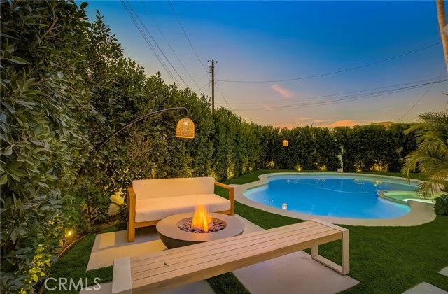 Detail Gallery Image 11 of 72 For 8161 Encino Ave, Northridge,  CA 91325 - 4 Beds | 3 Baths