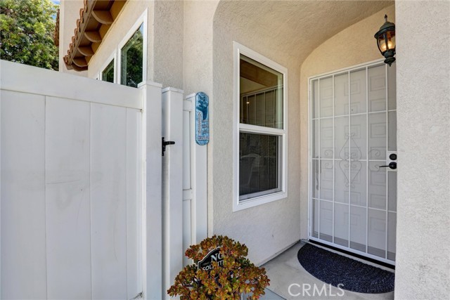 Detail Gallery Image 4 of 37 For 2000 San Antonio Dr, Corona, Corona,  CA 92882 - 3 Beds | 2/1 Baths