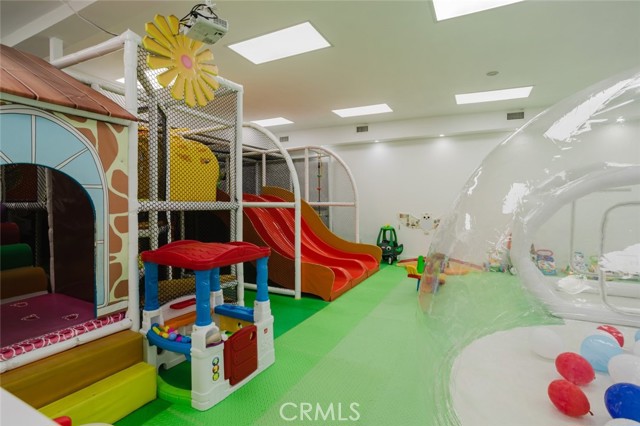  Commercial for Sale in Van Nuys, California
