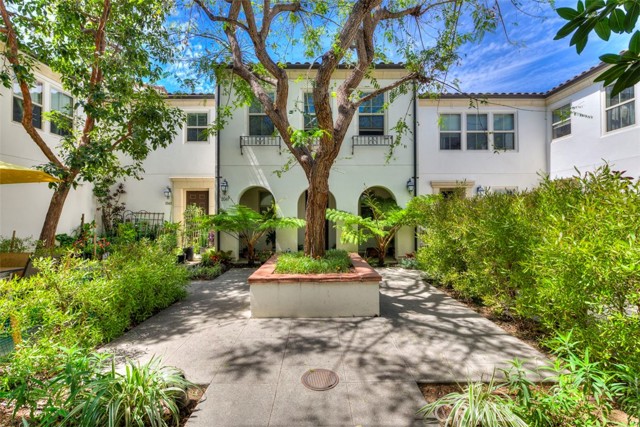 Front Image Thumbnail for CROC26076068