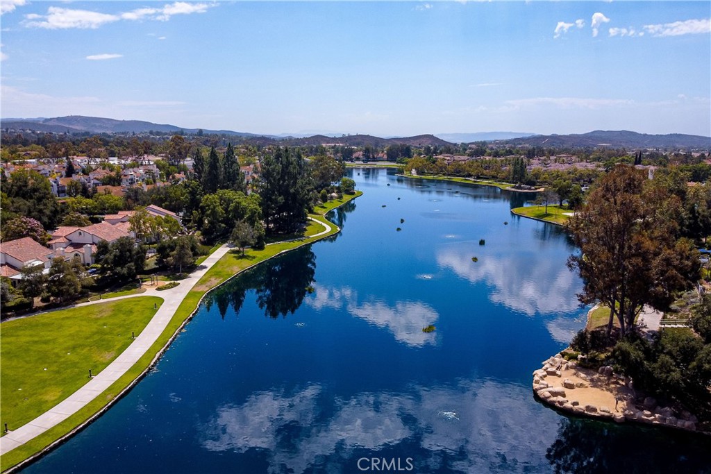 https://media.crmls.org/medias/cdef3155-3d2c-4bfd-9516-9a829e0d6463.jpg?preset=X-Large
