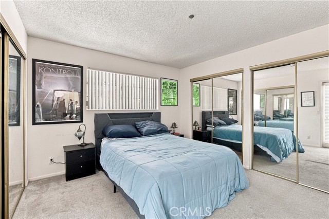 147 West Acacia, 160 photo 27