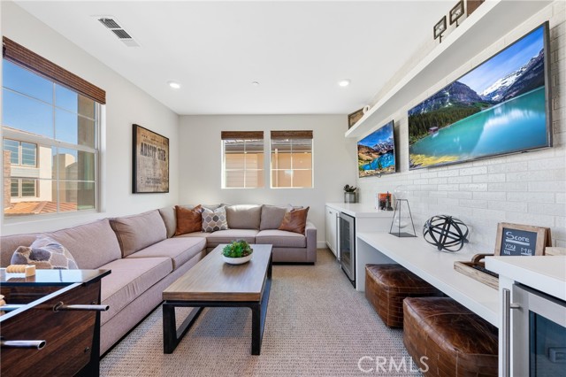 Detail Gallery Image 32 of 53 For 94 Swift, Irvine,  CA 92618 - 4 Beds | 4/1 Baths