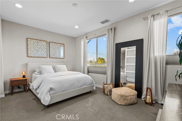 Detail Gallery Image 12 of 19 For 13135 W Lumina, Valley Glen,  CA 91401 - 3 Beds | 4 Baths