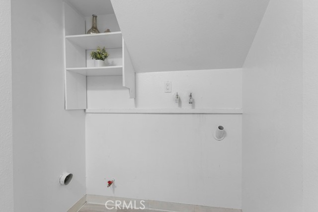 Detail Gallery Image 20 of 36 For 9047 Willis Ave #7,  Panorama City,  CA 91402 - 3 Beds | 2/1 Baths
